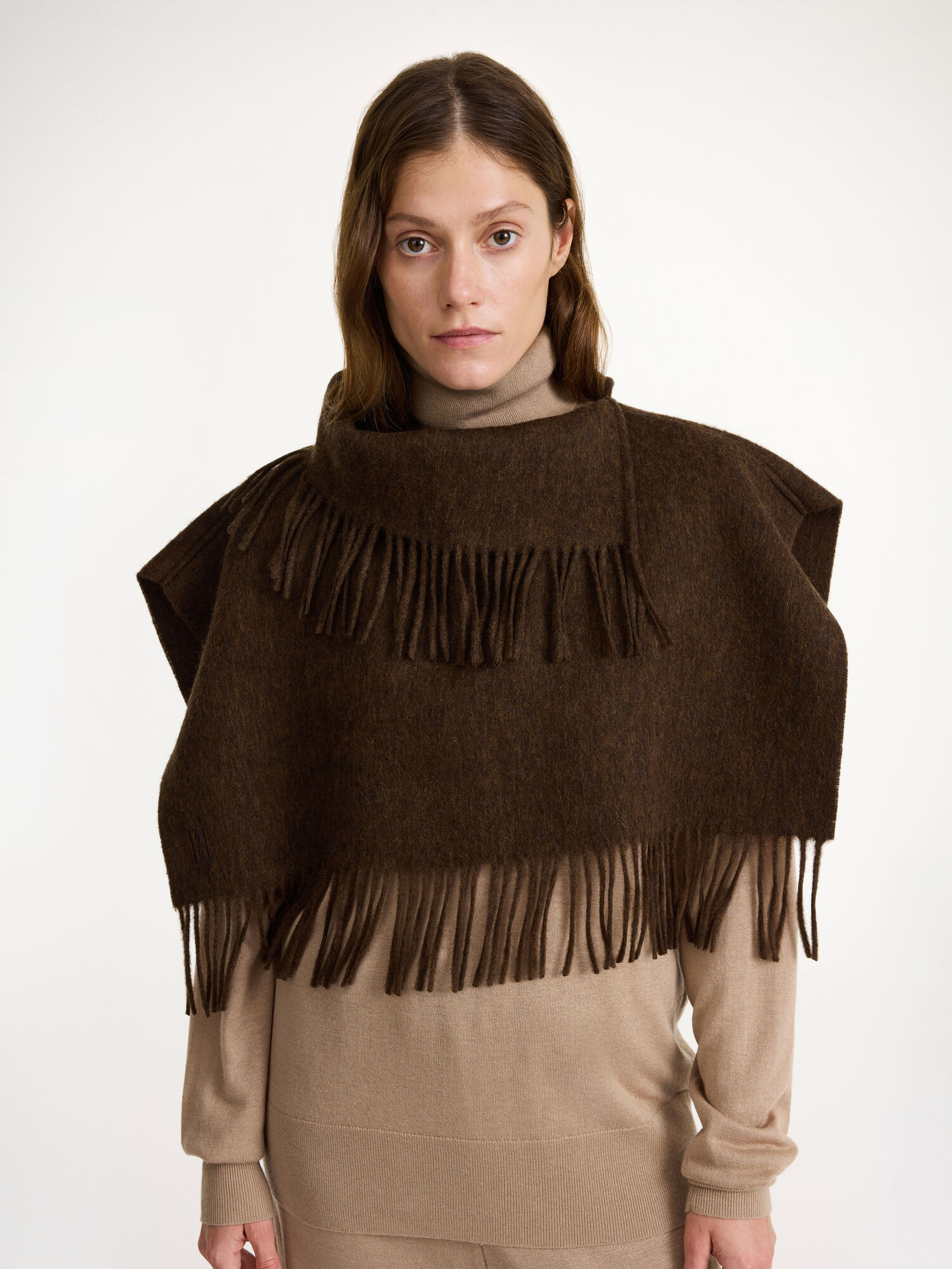 By Malene Birger Turtla Wool Fringe Bib Schals Shitake | AT_BB16999